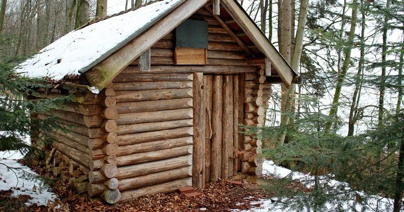 Réserver un hébergement insolite cabane et yourte : nos adresses coup de cœur