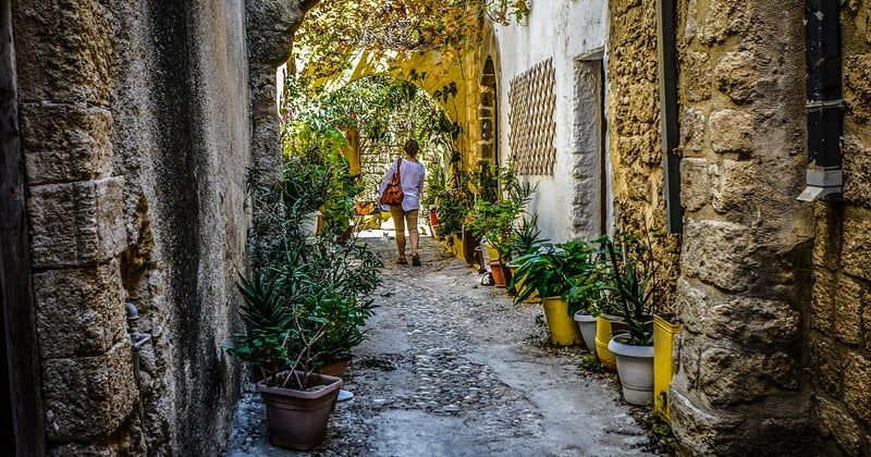 Préparer son premier voyage solo en toute confiance : le guide